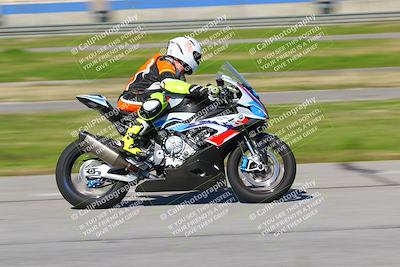 media/Jan-20-2023-Fastrack Riders (Fri) [[f2ad32aba3]]/Private/session 4 turn 6/